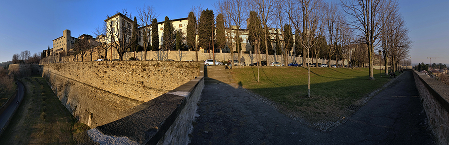 Panorama sulle mura dallo spalto di Porta San Giacomo